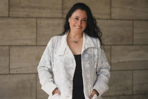 Empoderamiento femenino en STEM: superando desafíos y construyendo el futuro tecnológico, por Sandra Barros de Accenture Chile