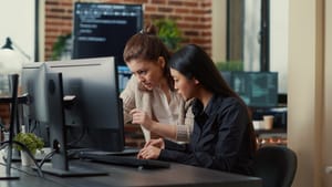 MACH y Bci abren convocatoria a mujeres programadoras para apoyar el talento TECH