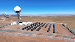 Chile crea la primera estación radar del mundo alimentada 100% de energía solar