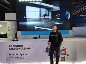Matías Torres, director comercial del área de monitores y display de Samsung Chile: "Estamos reiventando el diseño y productividad de los usuarios chilenos".