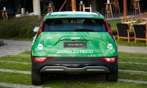 SQM Litio y Uber promueven el uso de vehículos eléctricos en Santiago