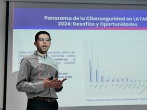 Experto de IFX imparte charla en Instituto Profesional San Sebastián