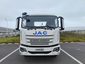 JAC Motors expande su oferta eléctrica con el lanzamiento del camión N180 en Chile