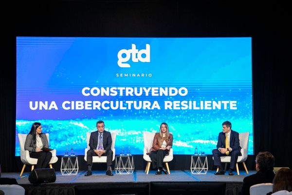 Expertos en ciberseguridad advierten sobre la astucia y recursos de ciberdelincuentes en seminario de Gtd