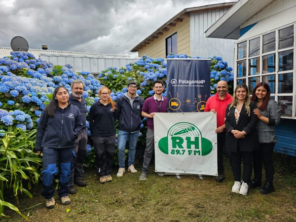 Innovación y equidad en Hornopirén: Lanzamiento de servicios de fibra óptica por brigada femenina