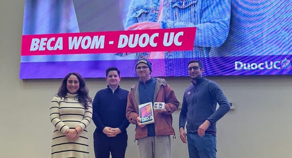 WOM junto a DUOC UC entregó beca que beneficiará a 100 jóvenes con internet gratuito