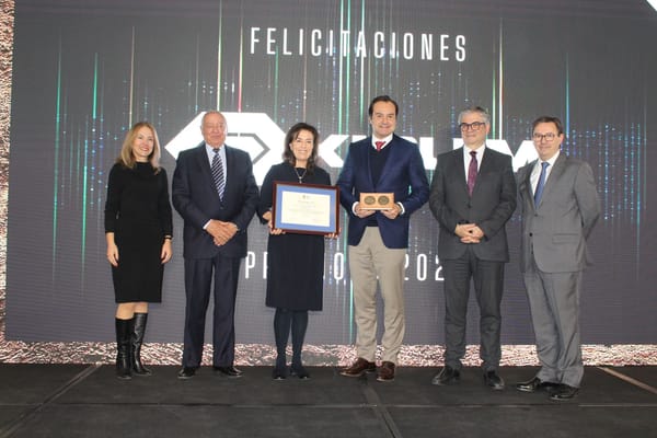 Oxiquim obtiene el premio CBC 2024 por su innovador sistema de abatimiento de emisiones en Quintero