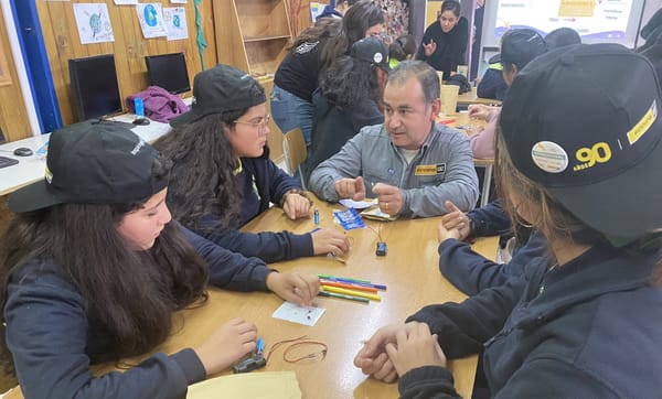 Talleres de robótica para niñas en Aysén y Coyhaique promueven la inclusión en STEM