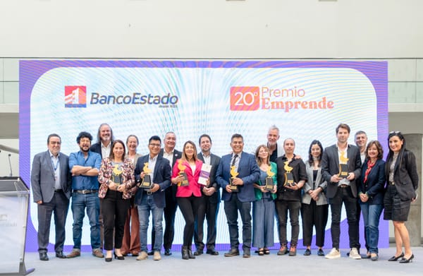 Premio Emprende de BancoEstado reconoció a 53 MiPyMes de todo el país